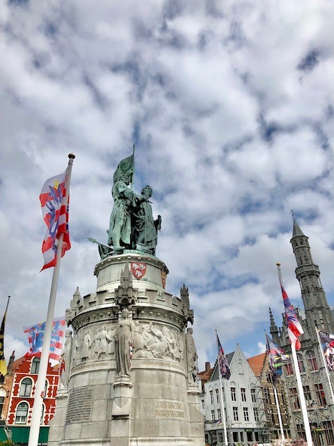 Brugge Statue 2