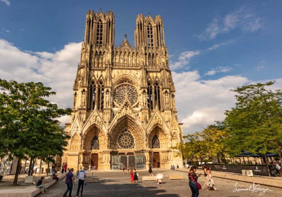 Reims Notre-Dame Cathedral with square.